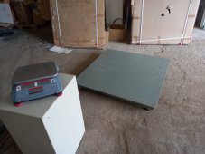 Půjčovna počítacích systémů Ohaus s podlahovou váhou