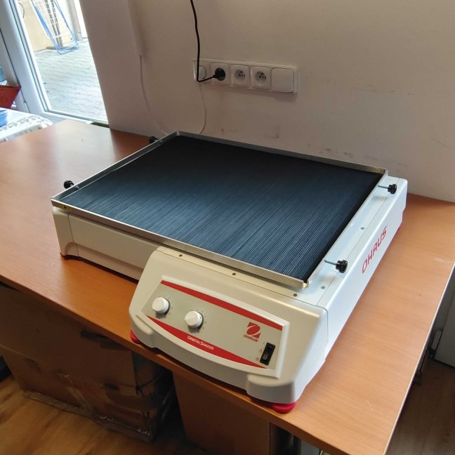 SHHD2325AL analogová orbitální třepačka Ohaus