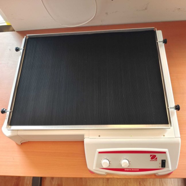 SHHD2325AL analogová orbitální třepačka Ohaus